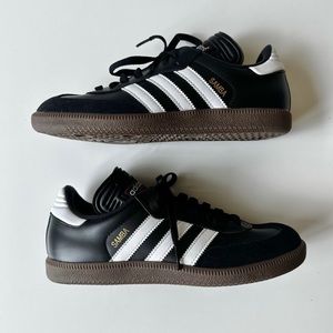 Adidas Samba Classic Black Gum Men's 7
Women's 9